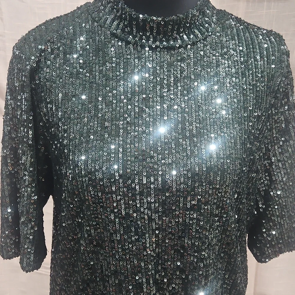 Calvin Klein Emerald Green Sequined Short-Sleeve Mock Neck Top size L - Picture 2 of 6